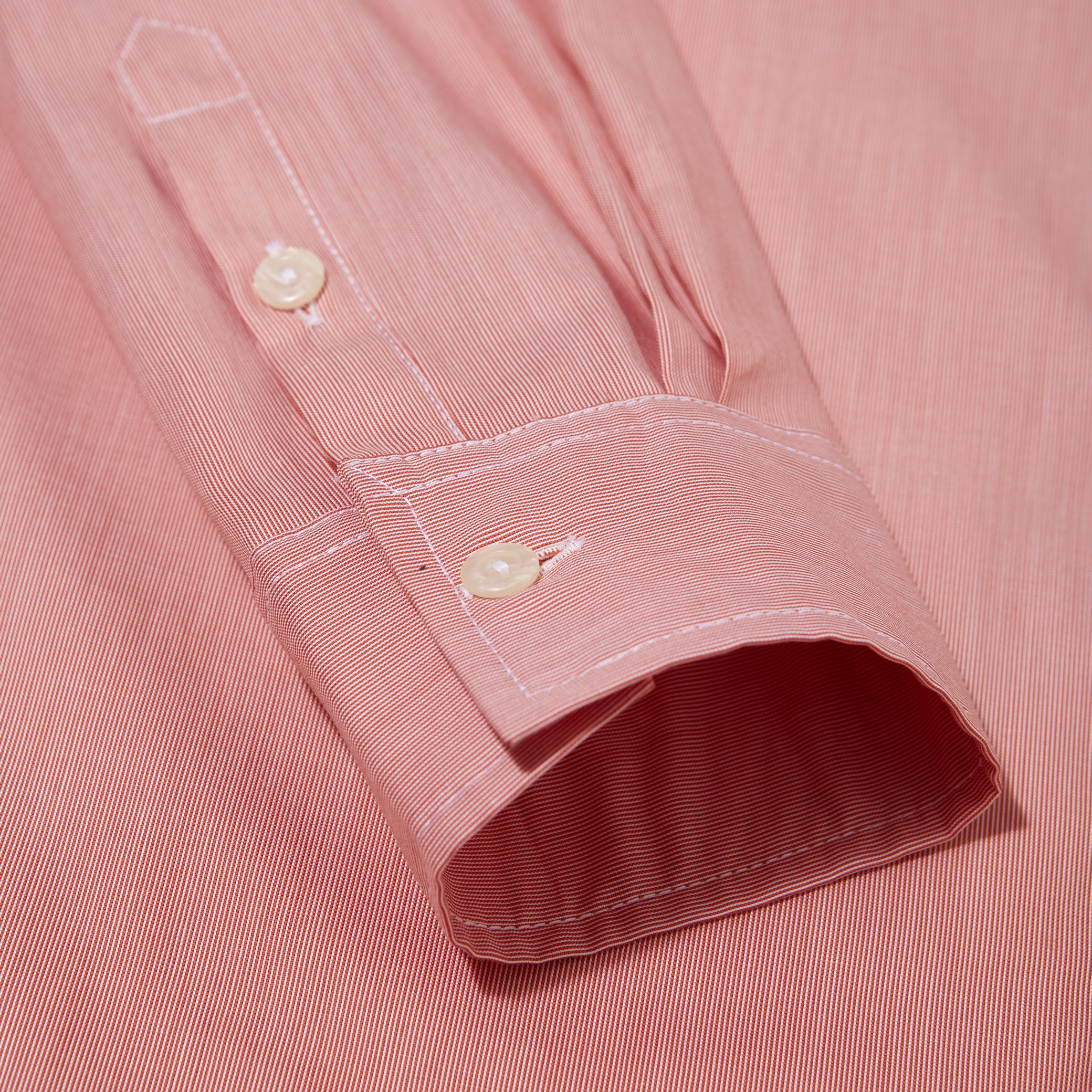 striped label shirt (red)