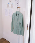 striped label shirt (green)