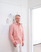 striped label shirt (red)