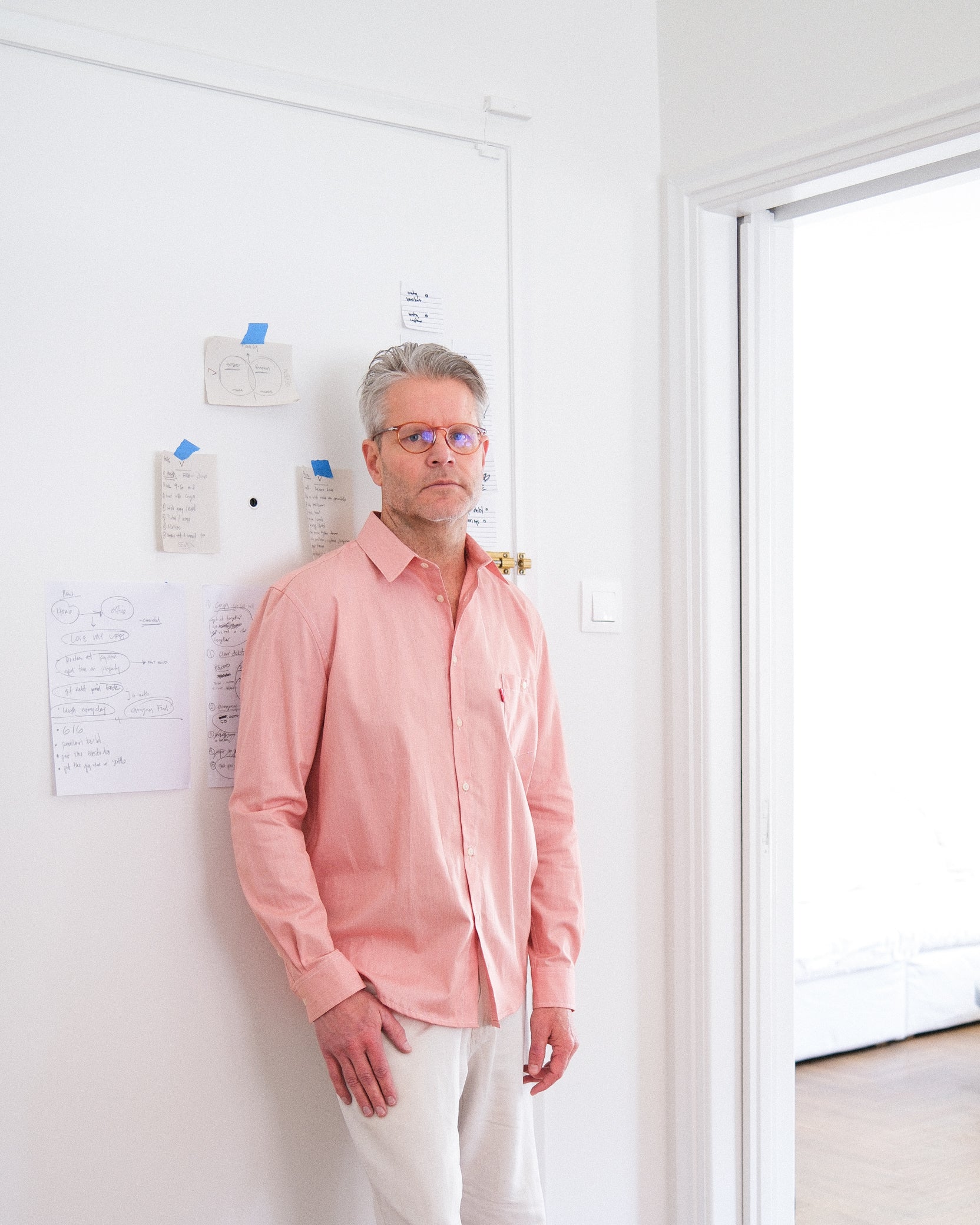 striped label shirt (red)