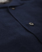 pintuck lapel shirt / navy blue