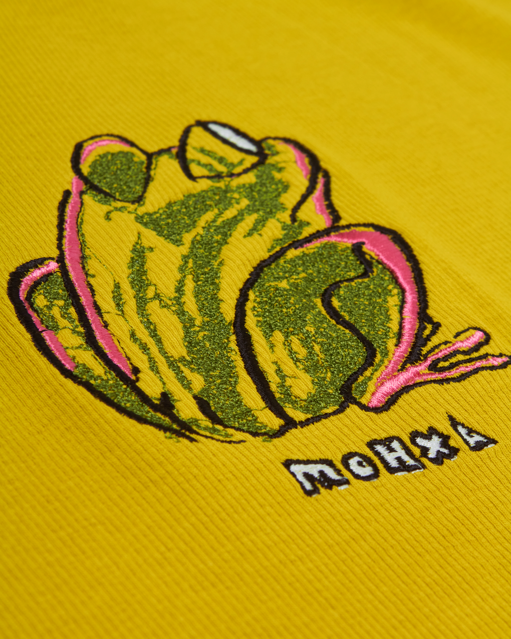 frog rib ringer tee / celery