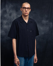 Load image into Gallery viewer, crinkle black round lapel shirt [preorder]
