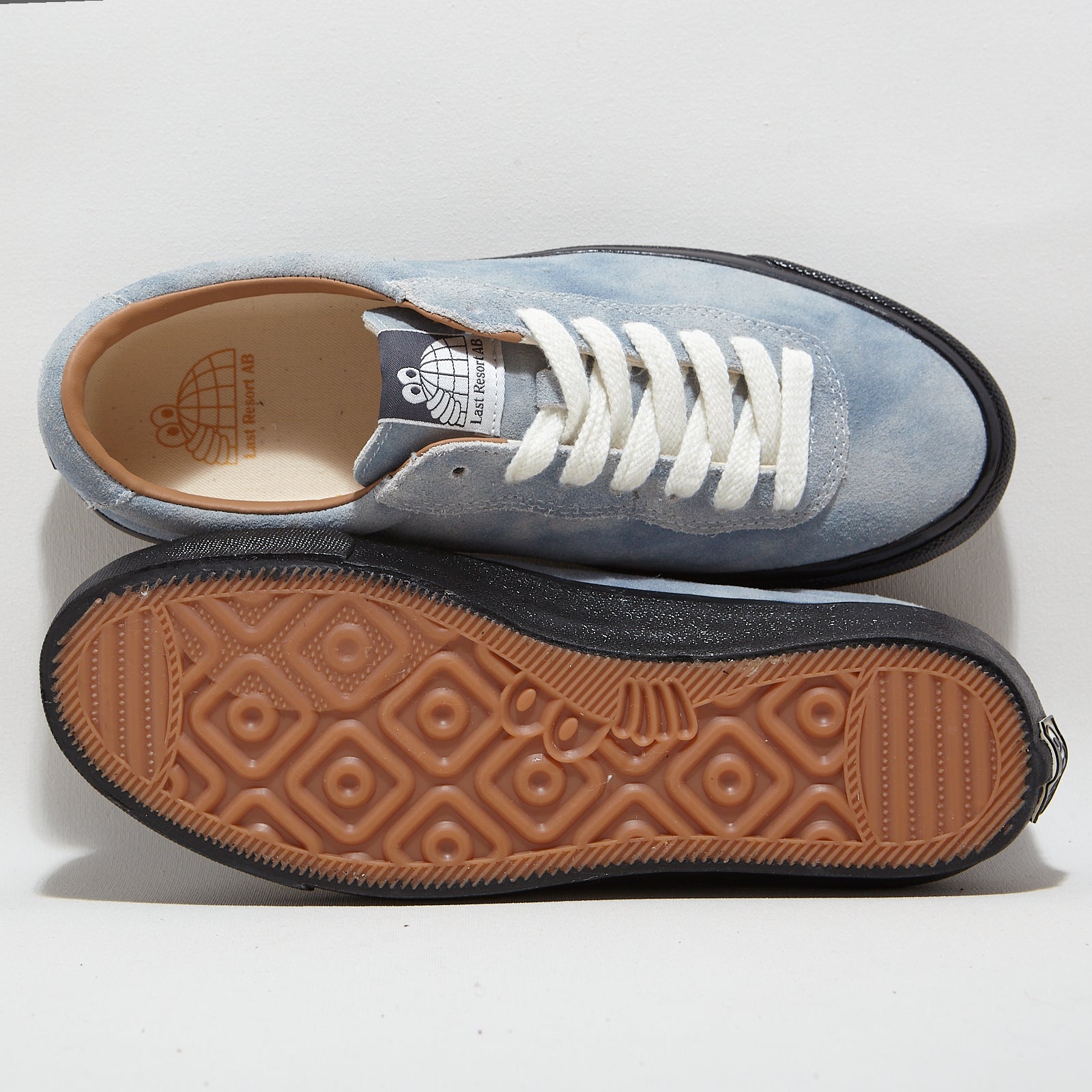 last resort ab VM001 cloudy suede lo (fissful blue / white)