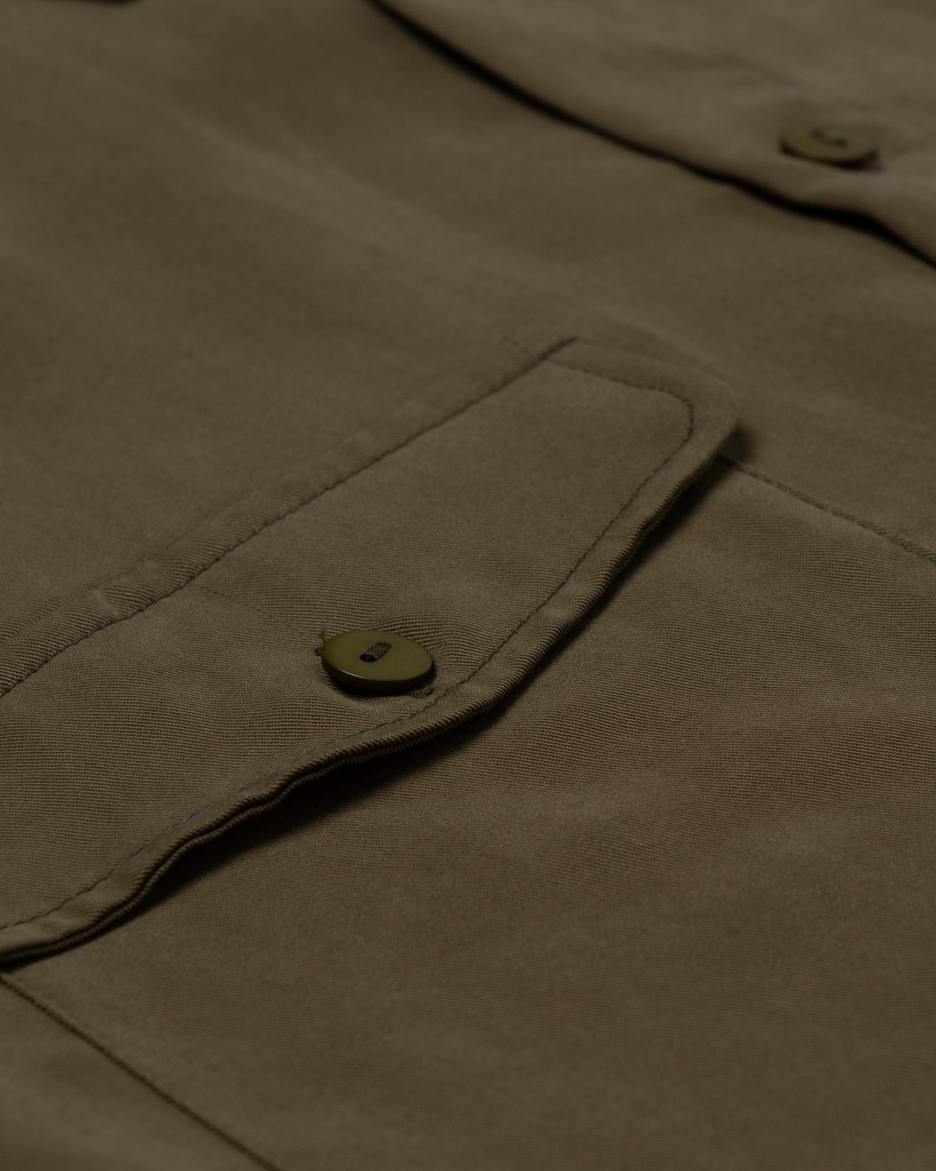everyday shortsleeve shirt / olive