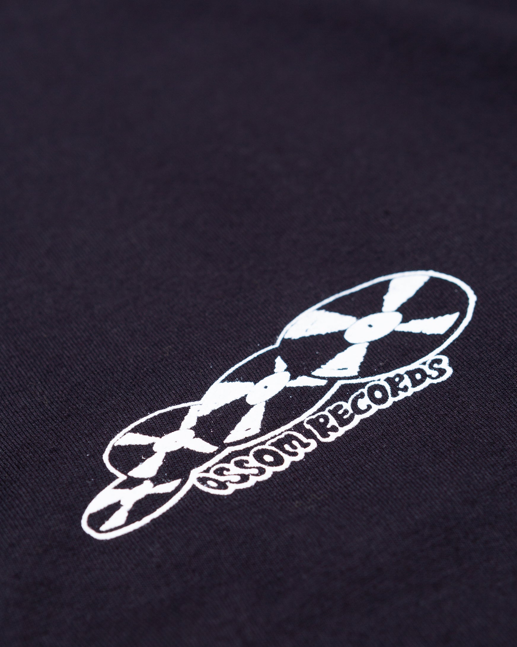 flying discs tee / black