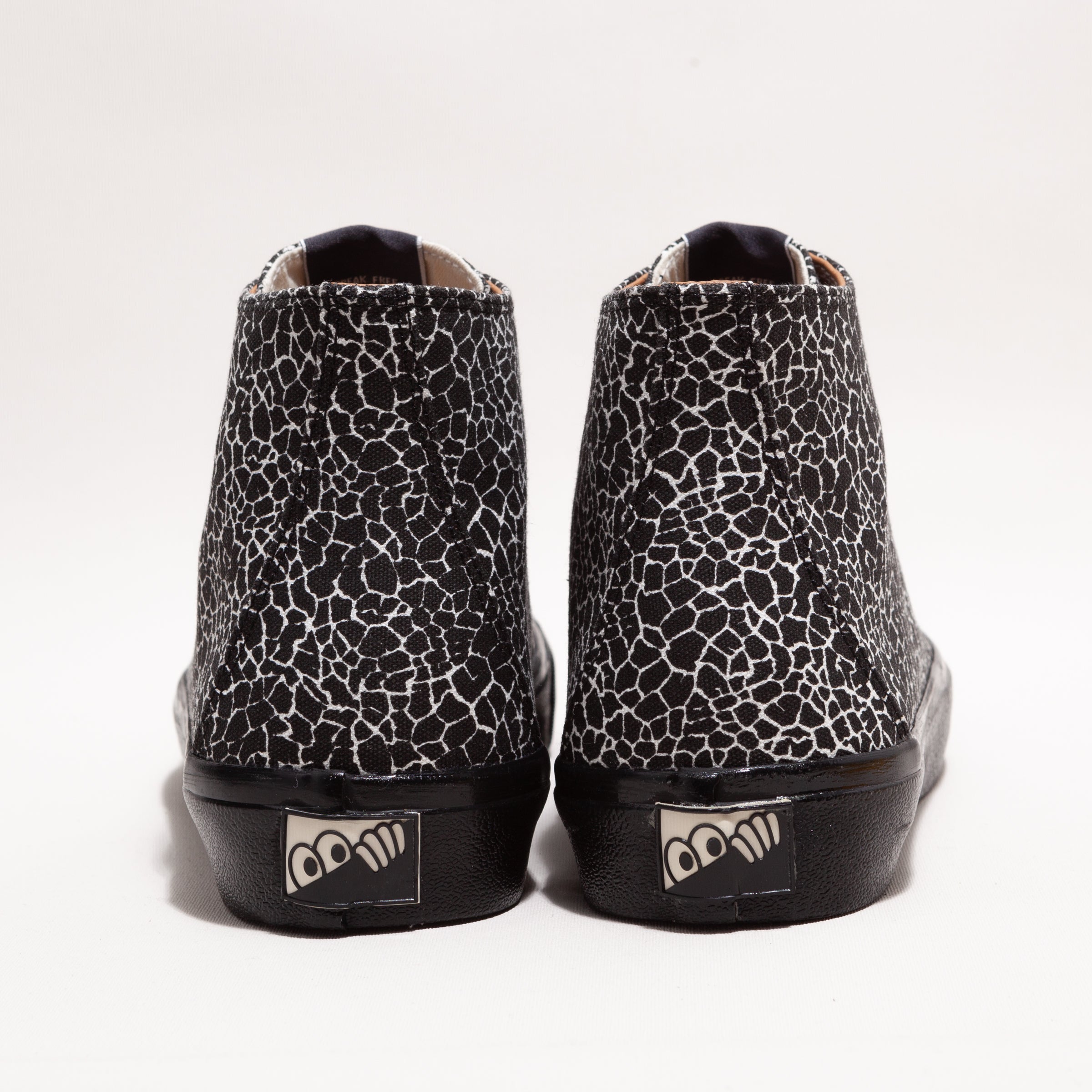 last resort ab VM003 canvas hi (cracked black-white / black)